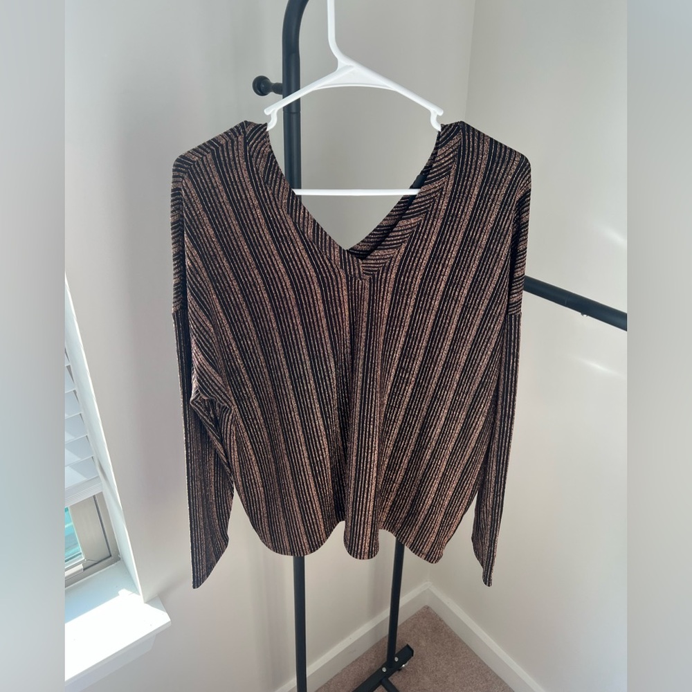 NWT Chaser Long Sleeve Bronze and Black Long Sleeve Top Size Large